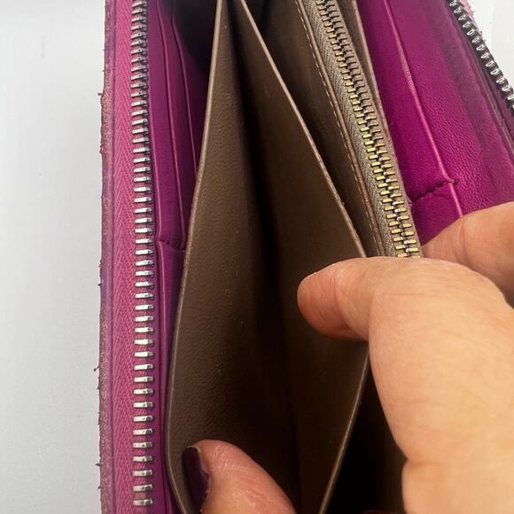 GUC Bottega Veneta Purple Zip Wallet - Picture 9 of 11